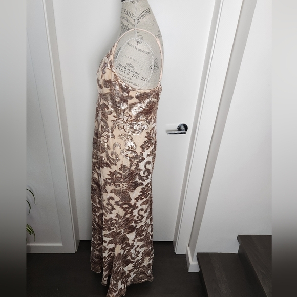 Blush sequin mermaid gown - Picture 4 of 16